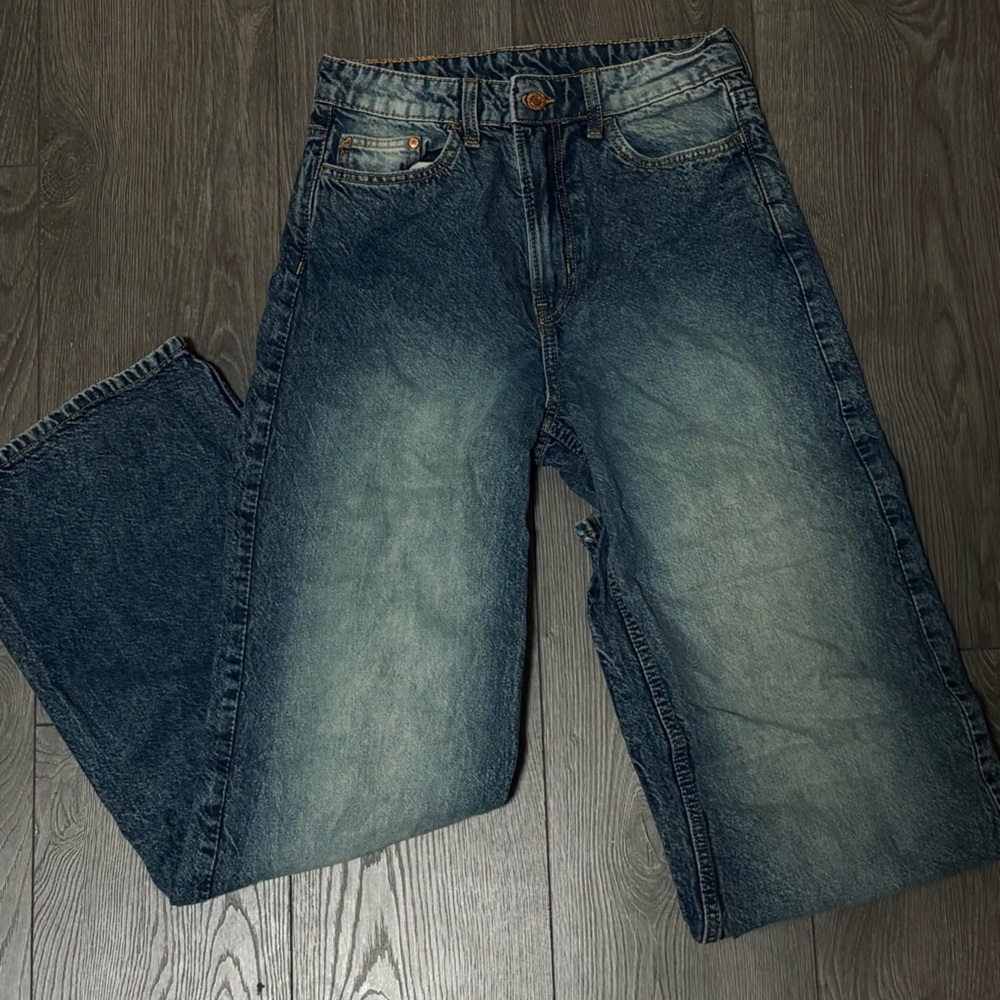 H&M vintage wash kinda jeans great quality